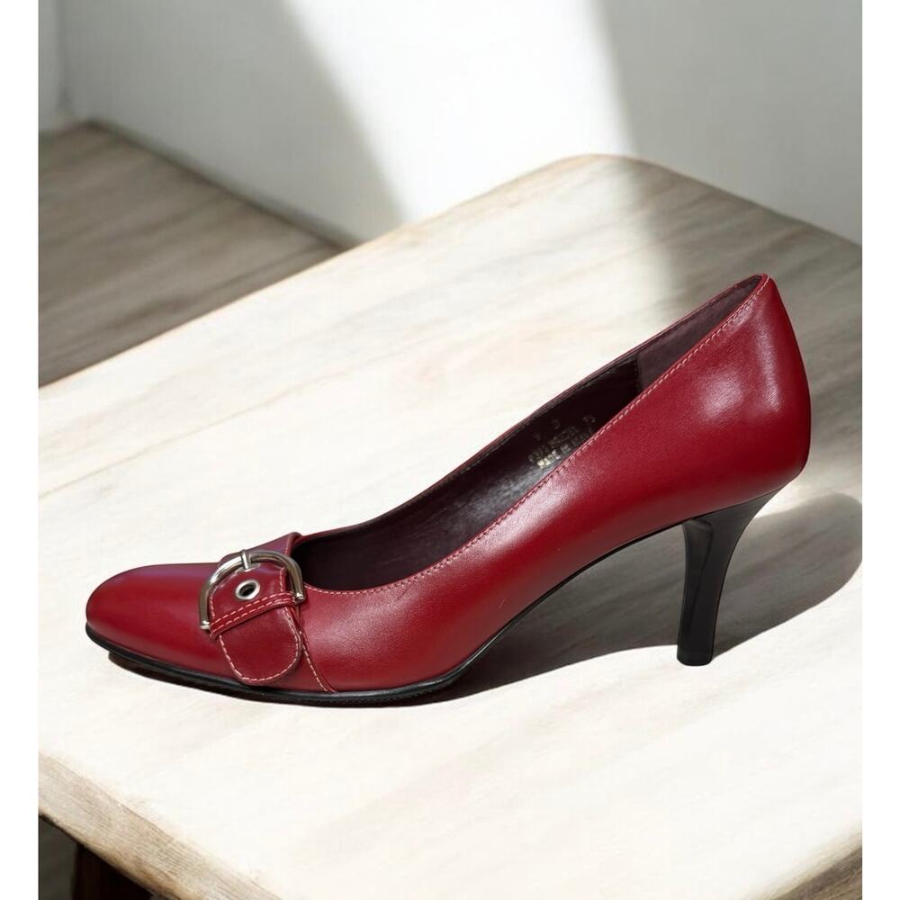 Y2K Coach P374 Mandel Calf Leather Buckle Pump Size 9B - Picture 2 of 9